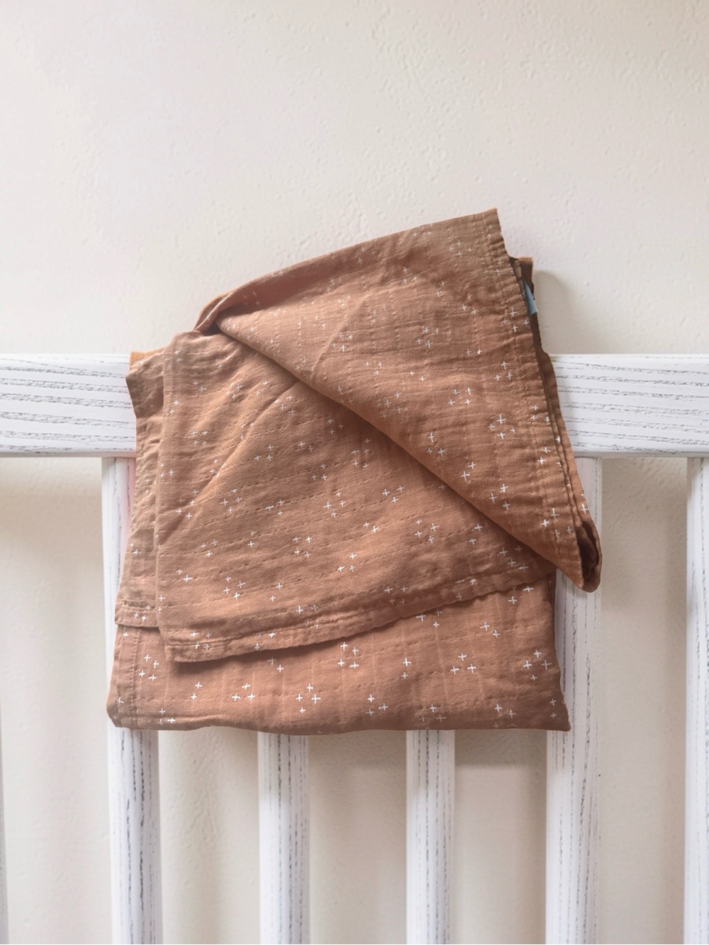 Crate & Kids ( Crate & Barell) Soft Cotton Muslin Throw Baby Blanket Rust White